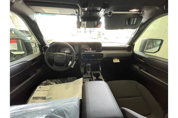 Toyota Land Cruiser image 3