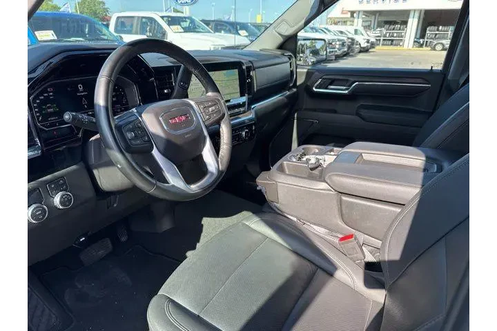 $39996 : GMC Sierra 1500 2025 4x2 SLT image 8
