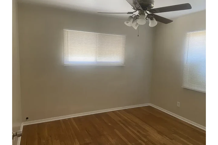 $1700 : 🏡 W Kettering St, Lancaster🏡 image 2