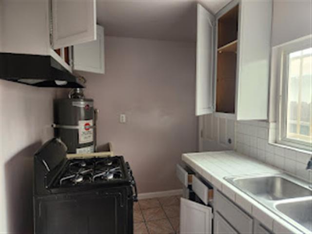 $1725 : APARTAMENTO EN HUNTINGTON PARK image 6