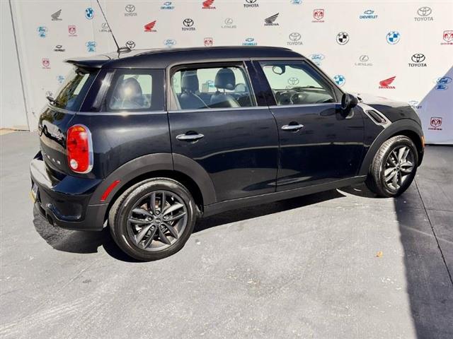 $11995 : Used 2013 Cooper Countryman F image 2