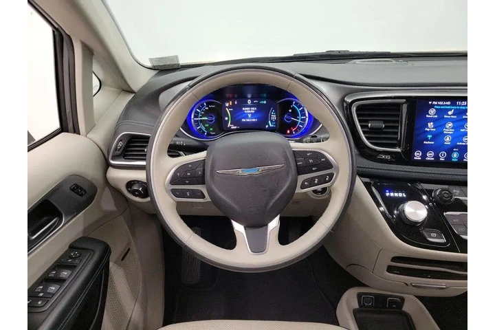 $25998 : Chrysler Pacifica Hybrid 202 image 10