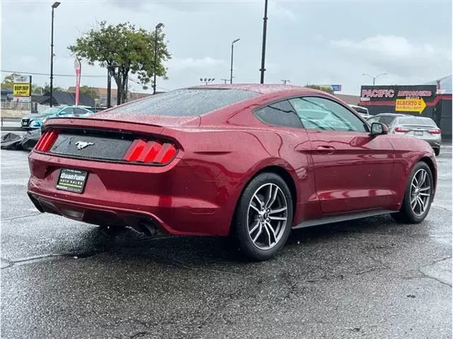 2016 Ford Mustang EcoBoost image 4