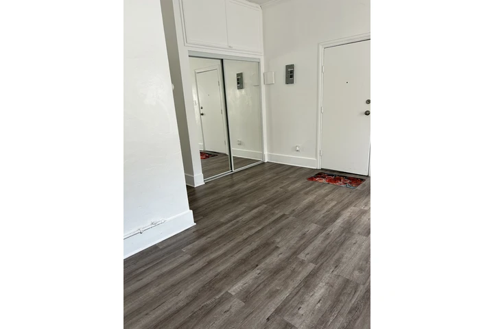 $1475 : Estudio Cerca de Downtown LA image 1