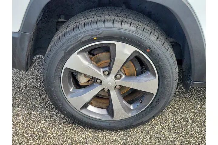 $12888 : Jeep Cherokee 2019 Limited 4 image 5