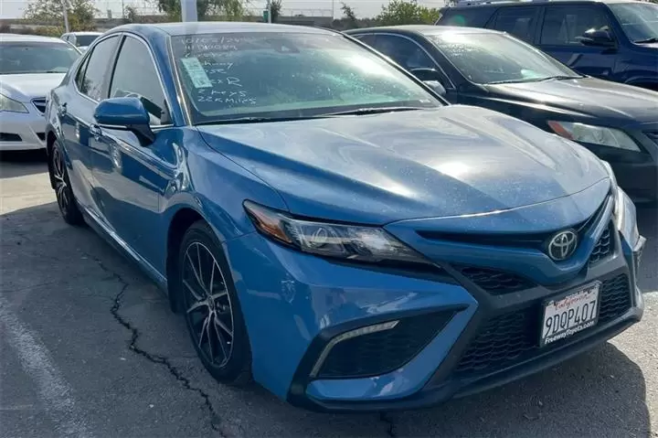 $27694 : Camry SE image 2