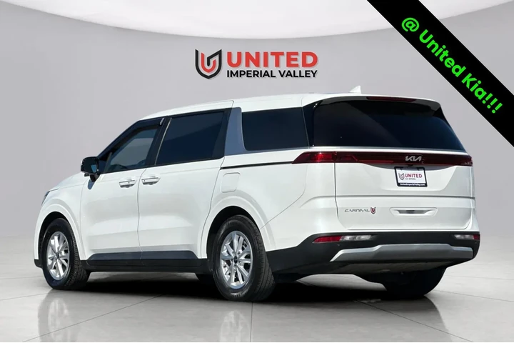 $27998 : Pre-Owned 2024 Carnival LX image 5