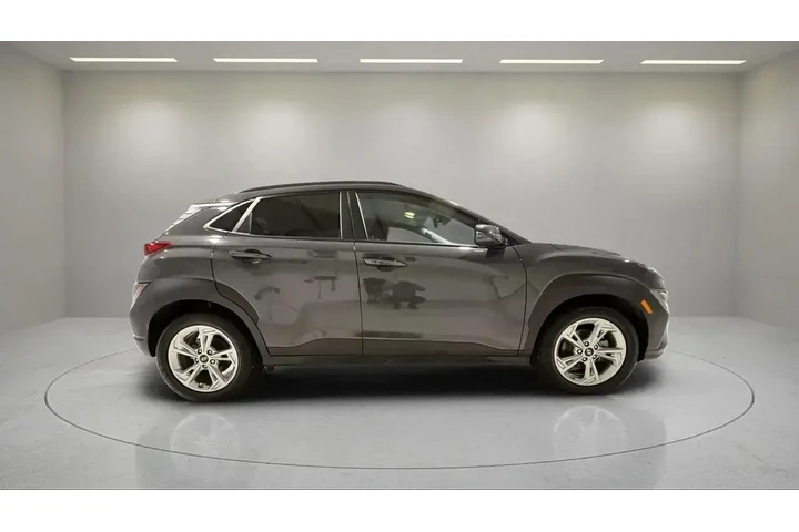 $16995 : Hyundai KONA 2023 SEL 4dr Cr image 2