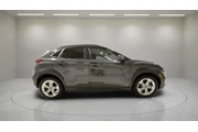 $16995 : Hyundai KONA 2023 SEL 4dr Cr thumbnail