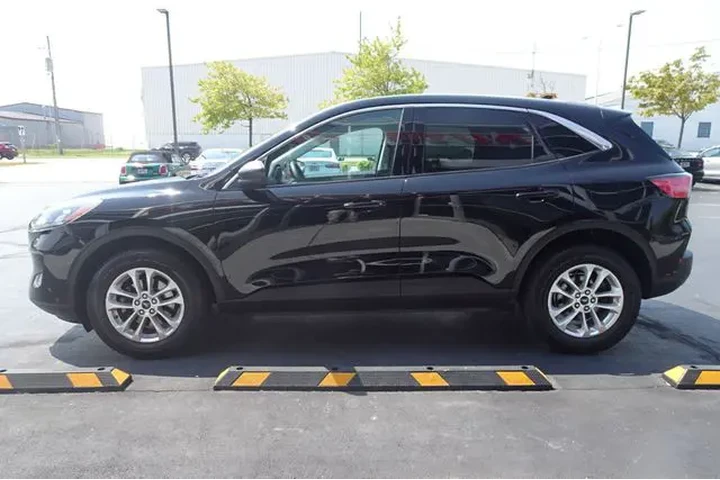 $18999 : 2022 Escape image 5