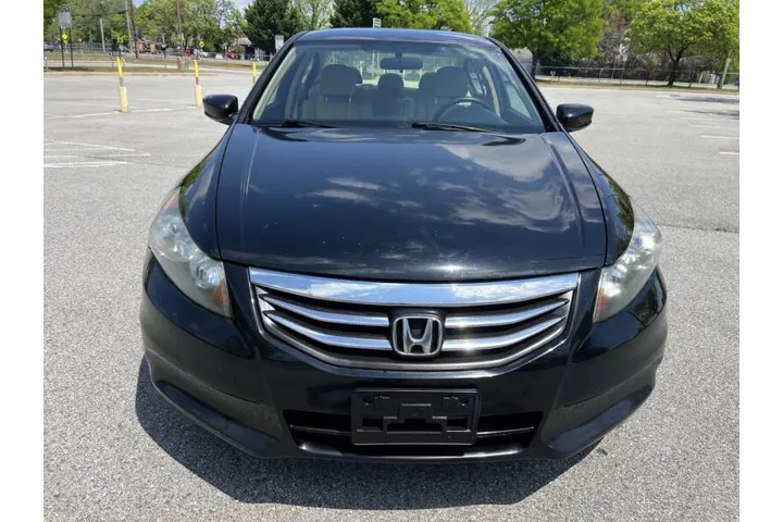$8900 : 2012 Accord SE image 4