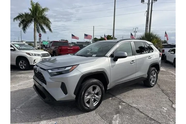 $26988 : Toyota RAV4 2025 XLE 4dr SUV image 7
