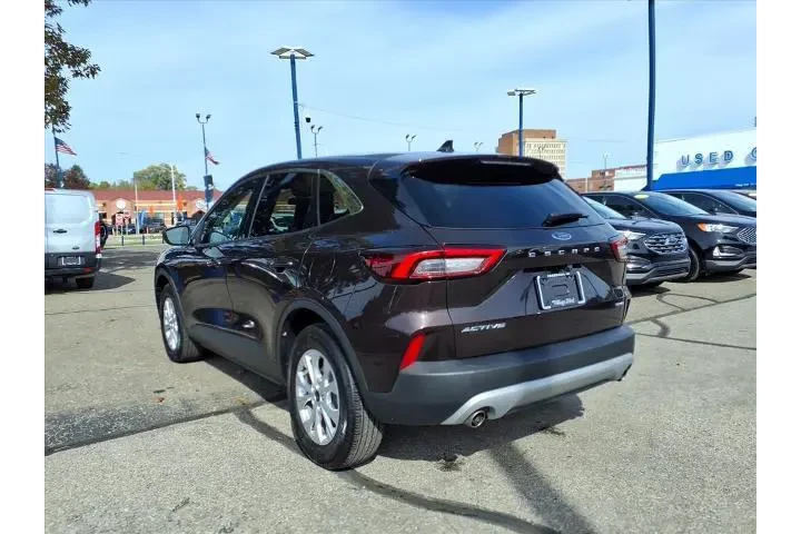 $22580 : Ford Escape 2023 AWD Active image 9