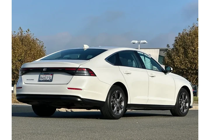 $27421 : Honda Accord 2023 EX 4dr Sed image 4