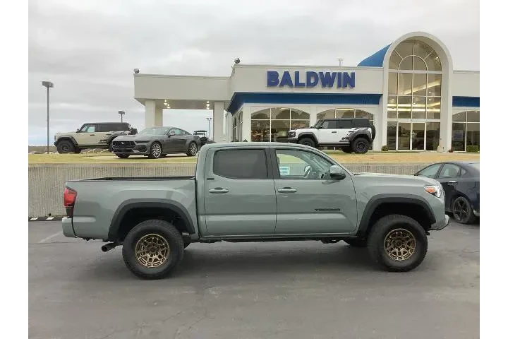 $37950 : Toyota Tacoma 2023 4x4 TRD P image 8