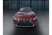 $33988 : Lexus ES 350 2023 4dr Sedan thumbnail