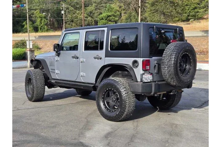 $25493 : Jeep Wrangler Unlimited 2016 image 6