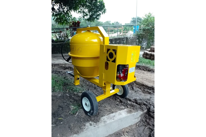 $1777 : Concretera 1.5 Bolsas JF-HONDA image 1