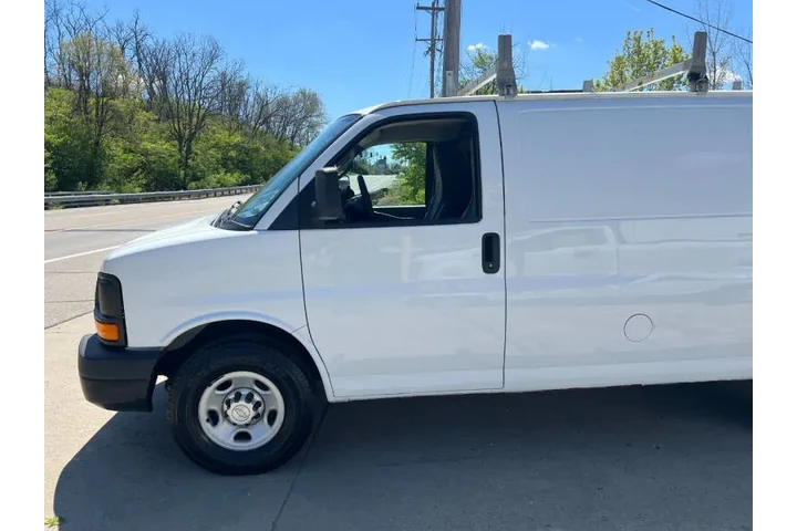 $11500 : 2016 Express 2500 image 10
