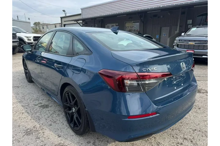 2025 Civic Sport image 5