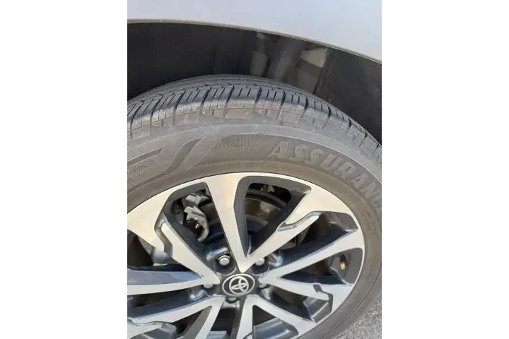 $26900 : Toyota Corolla Cross 2023 XL image 6