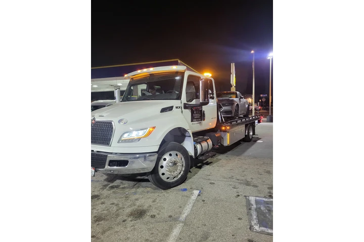 Tow service servicio de grua image 1