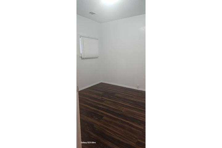 $1200 : cuarto de renta 1200 cama 600 image 3