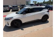 $20921 : Nissan Kicks 2024 SR 4dr Cro thumbnail