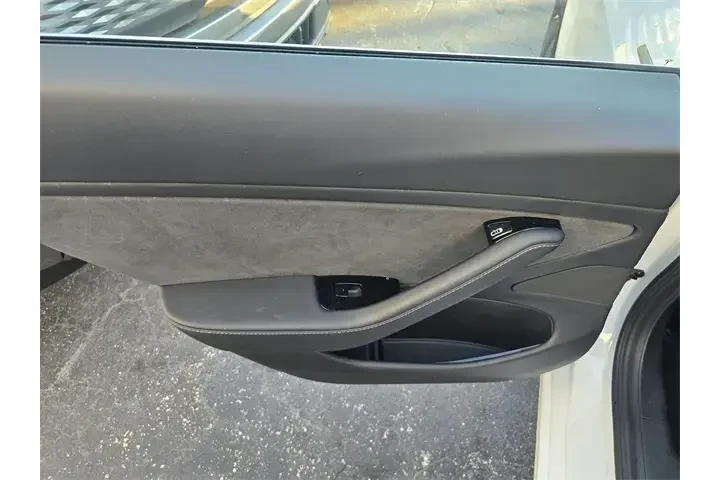 $15990 : Tesla Model 3 2018 Long Rang image 8