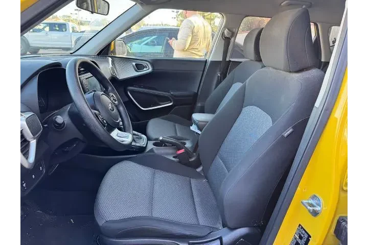 $14467 : Kia Soul 2020 S 4dr Crossove image 4