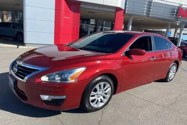 $9888 : 2015 Nissan Altima image 3