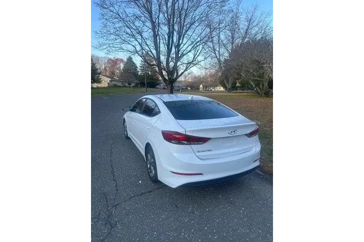 $7995 : Hyundai ELANTRA 2018 Limited image 9