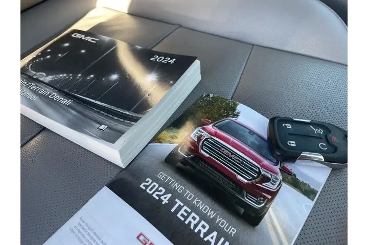 $21400 : GMC Terrain 2024 SLT 4dr SUV image 7