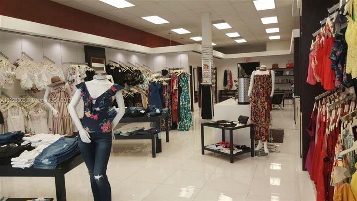 $69000 : Boutique de Ropa HIALEAH image 3