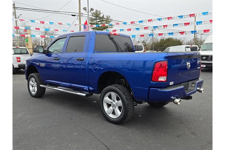 2017 RAM 1500 Tradesman Crew image 4