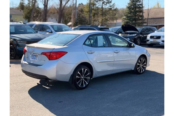 $15995 : 2018 Corolla SE image 8