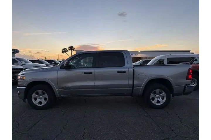 $35394 : Ram 1500 2025 4x4 Big Horn 4 image 2