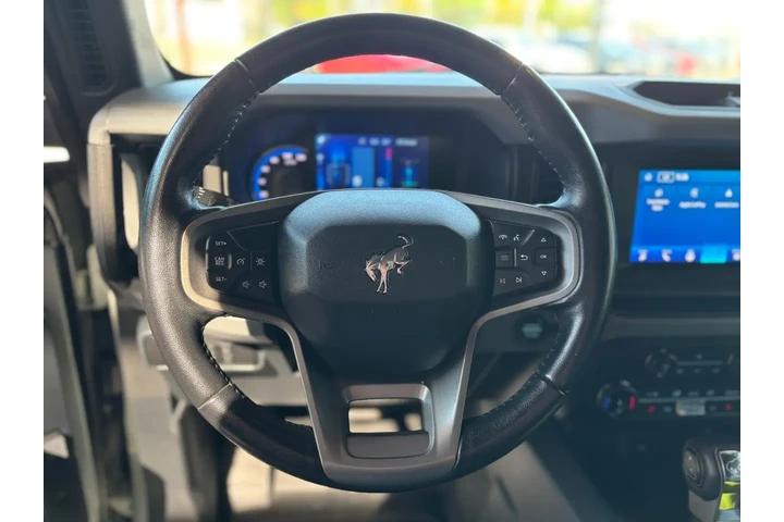 2022 Bronco Black Diamond image 10