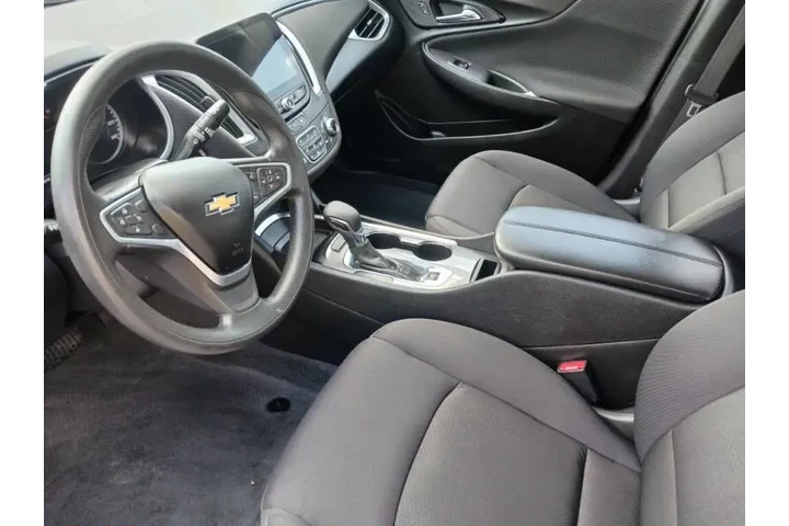 $17800 : 2022 Malibu LT image 5