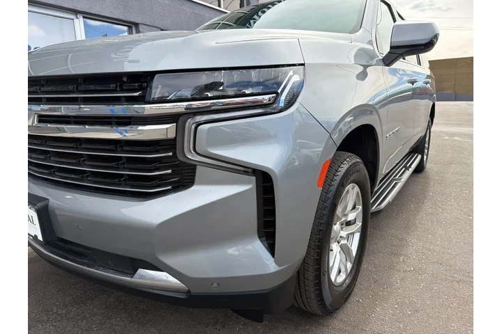 $67995 : 2024 Suburban 4WD LT image 8