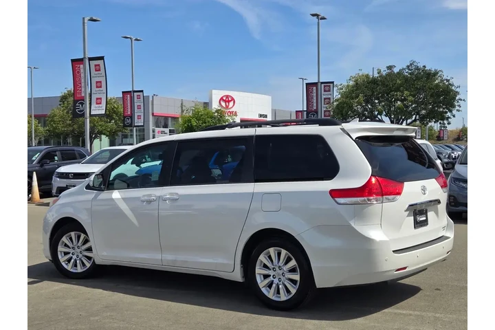 $19588 : Toyota Sienna 2014 AWD XLE 7 image 5