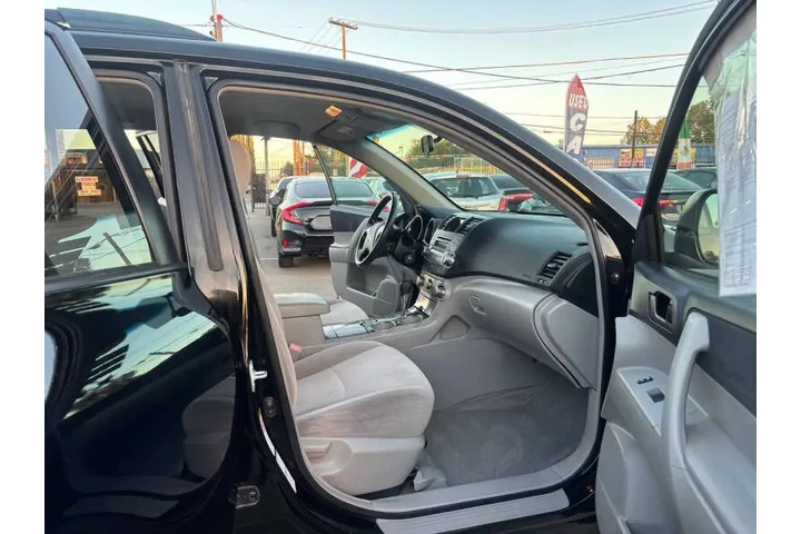 $11999 : 2009 Highlander image 9