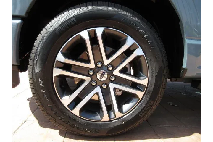 $33944 : Ford F-150 2023 4x4 XLT 4dr image 8