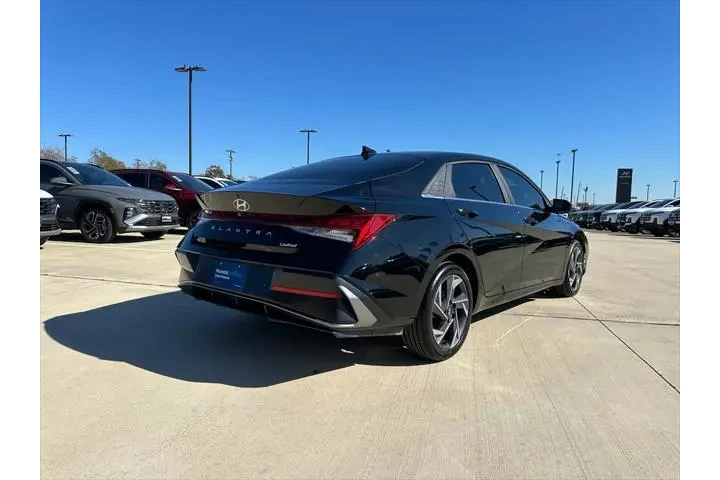 $22026 : Hyundai ELANTRA 2024 Limited image 5