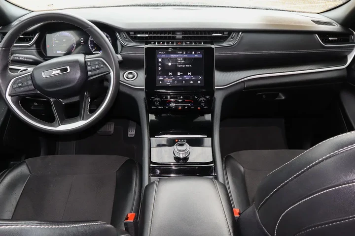 $26488 : 2023 Grand Cherokee Altitude image 10