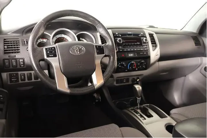 $15454 : Toyota Tacoma 2012 4x2 PreRu image 2