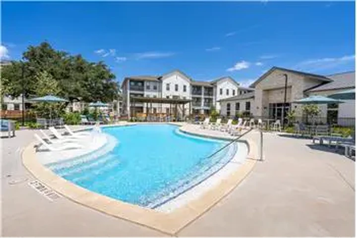 $1851 : Rental property with 3 bedro image 1