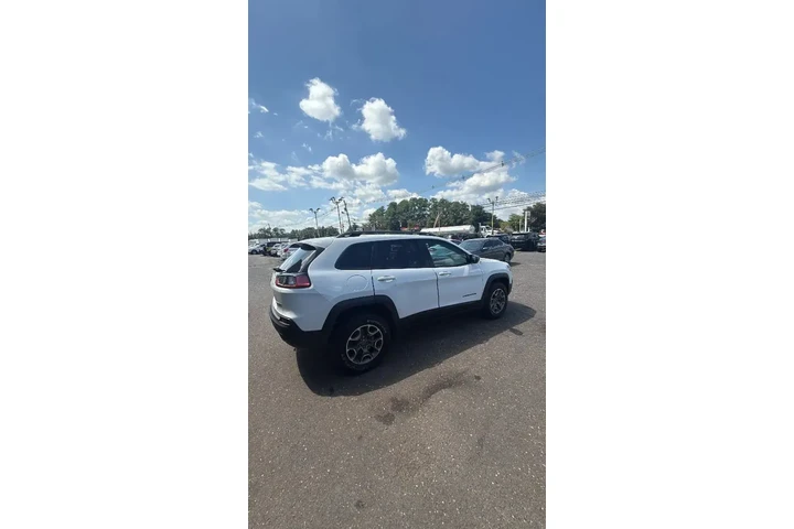 $14947 : Jeep Cherokee 2021 4x4 Trail image 4