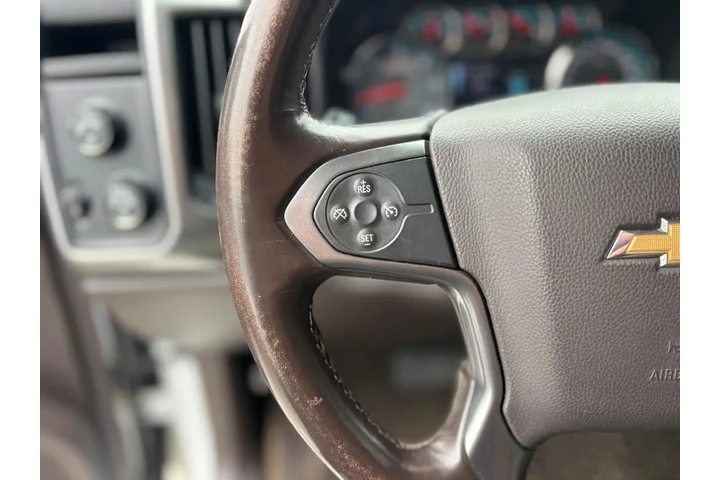 2017 Silverado 1500 2LT Crew image 9