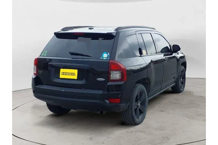$10861 : Jeep Compass 2015 4x4 Latitu image 5